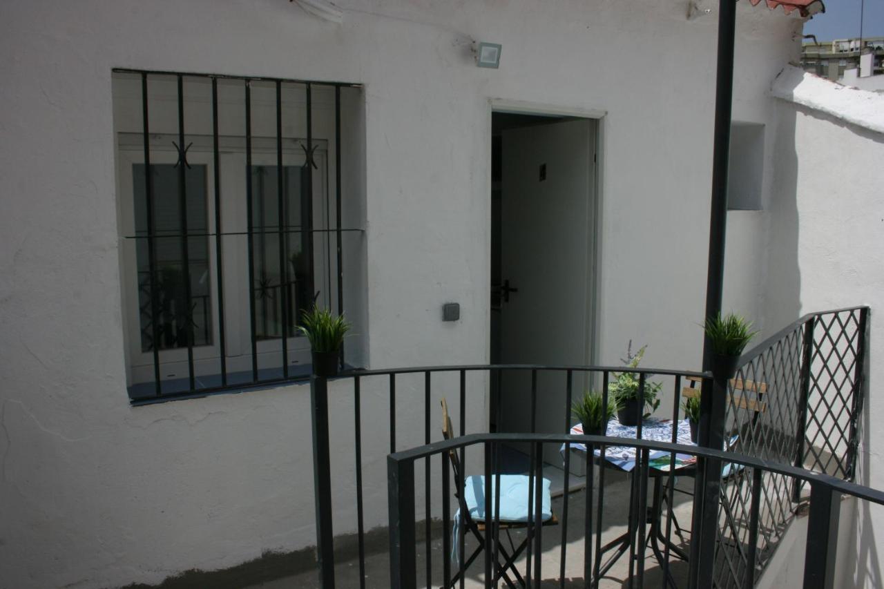 Malaguena Salerosa "Apartamento - Estudio Con Terraza" En Casa Tipica De 1 A 4 Dormitorios Malaga Exterior photo