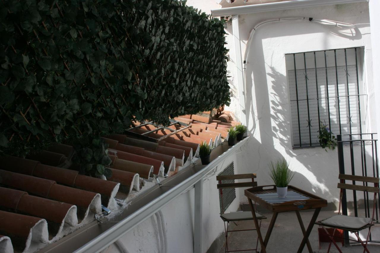 Malaguena Salerosa "Apartamento - Estudio Con Terraza" En Casa Tipica De 1 A 4 Dormitorios Malaga Exterior photo